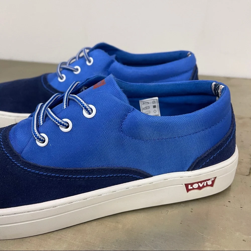Levi’s Low Top Lace Up Sneakers Blue Suede Men’s size 12.5